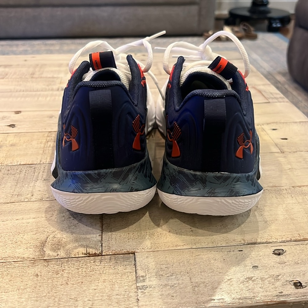 Under Armour Shoes - Picture 2 of 3